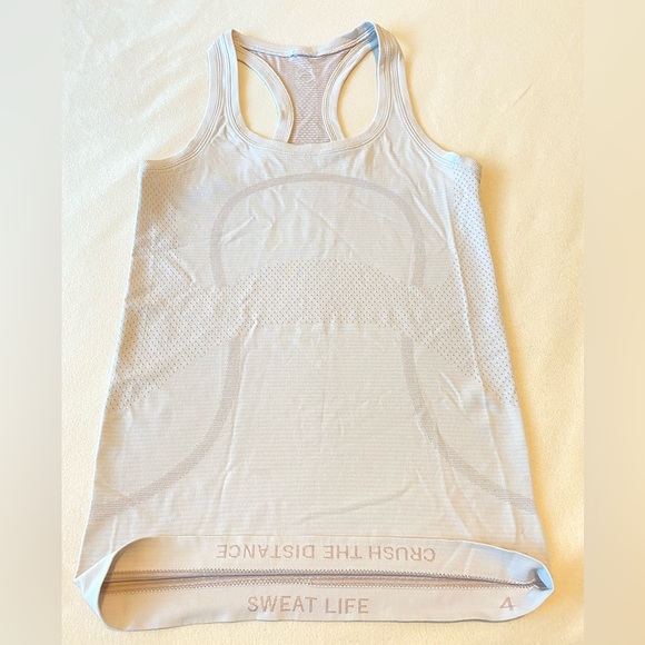 Lululemon Swiftly Tech Racerback 2.0 - Picture 2 of 5